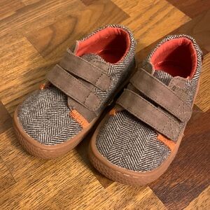 Livie and luca baby boy shoes sz 4 new